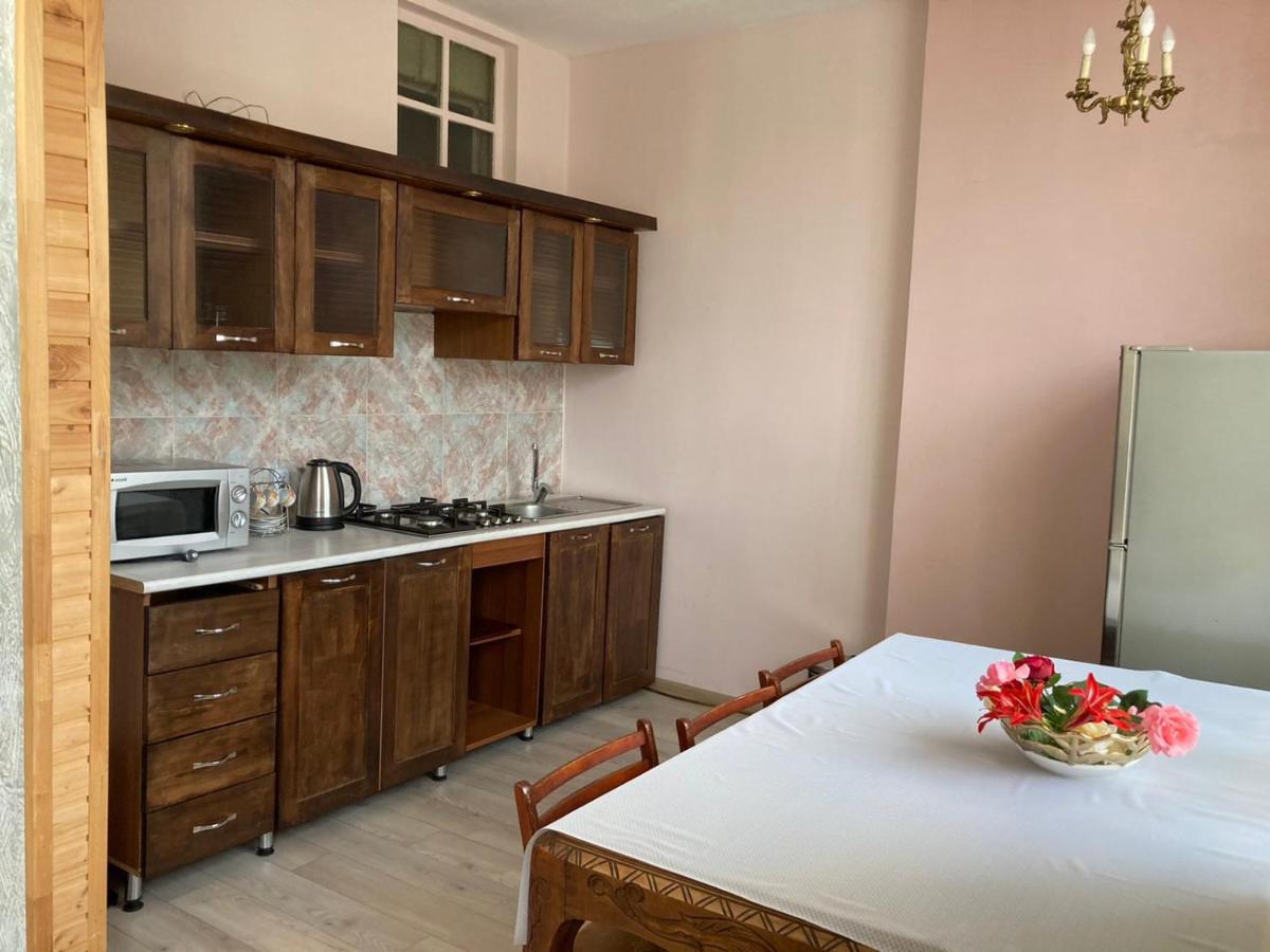 Апартаменты House Nag Кутаиси Экстерьер фото